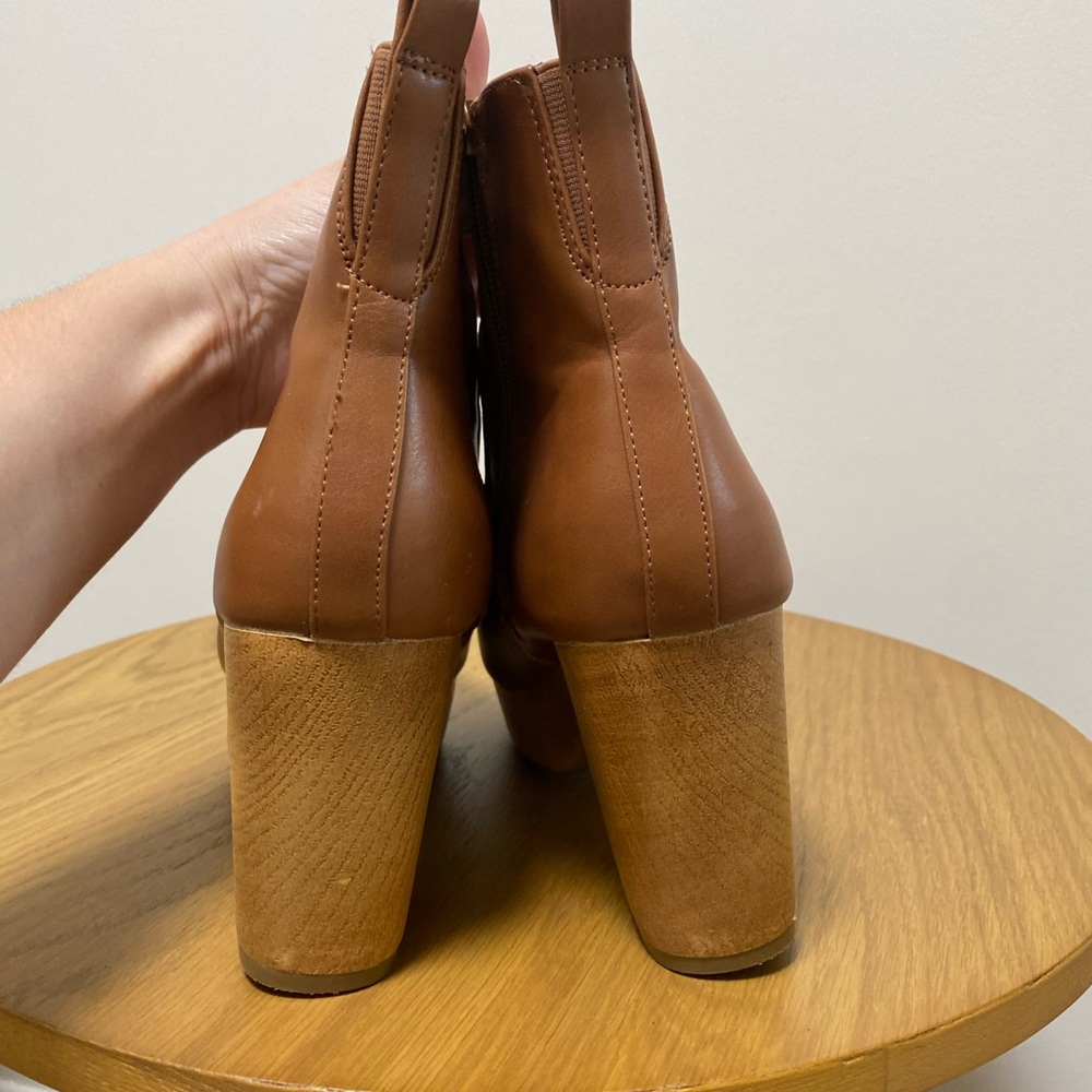Universal Thread Women's Size 7 Cognac Brown Memory Foam Heel Booties - Picture 5 of 10